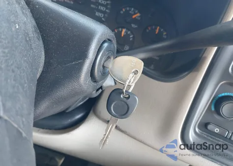 2004 Chevrolet Tahoe Ls z USA, uszkodzony, nr VIN 1GNEC13Z74J111990